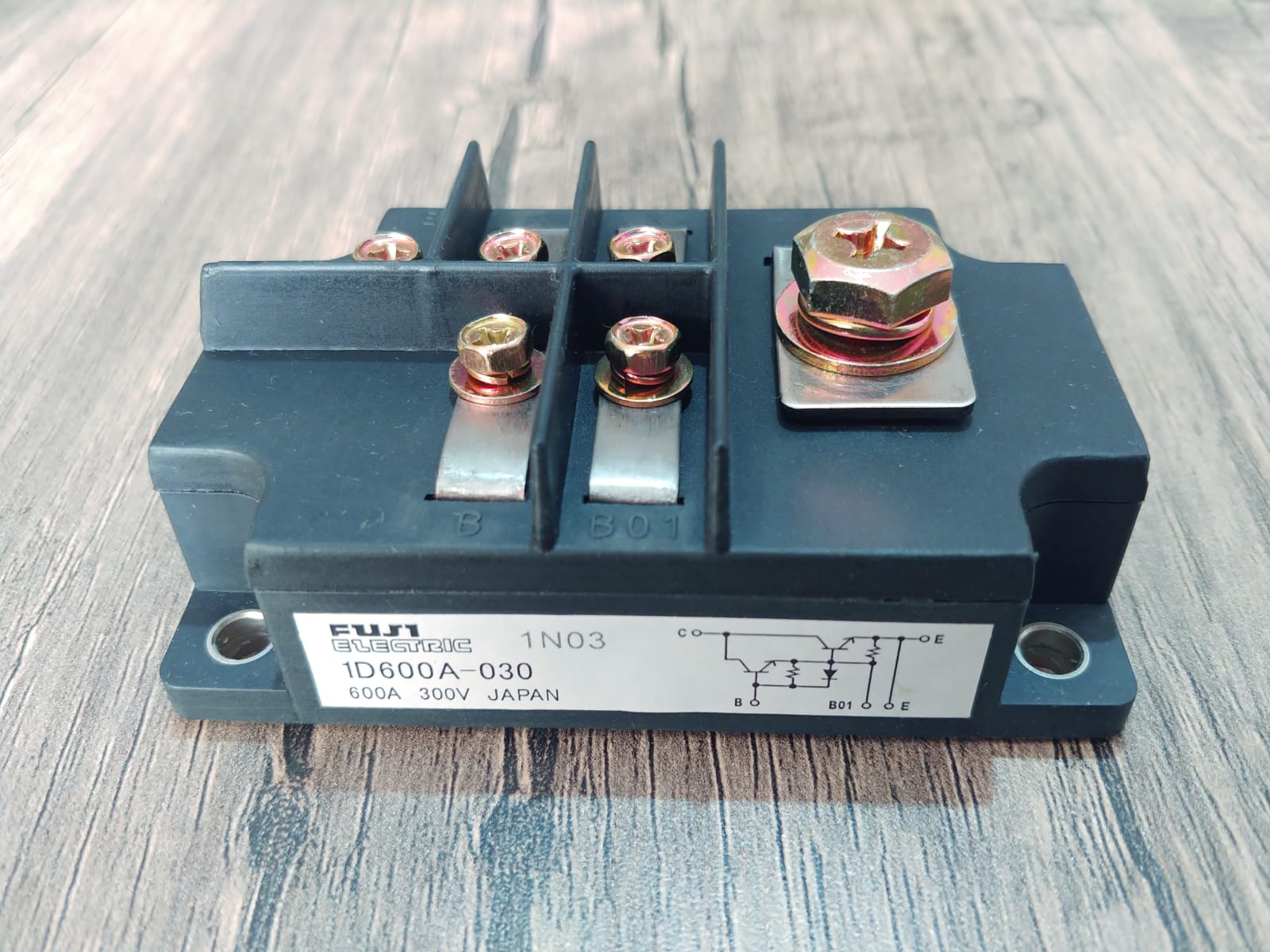 1D600A-030             