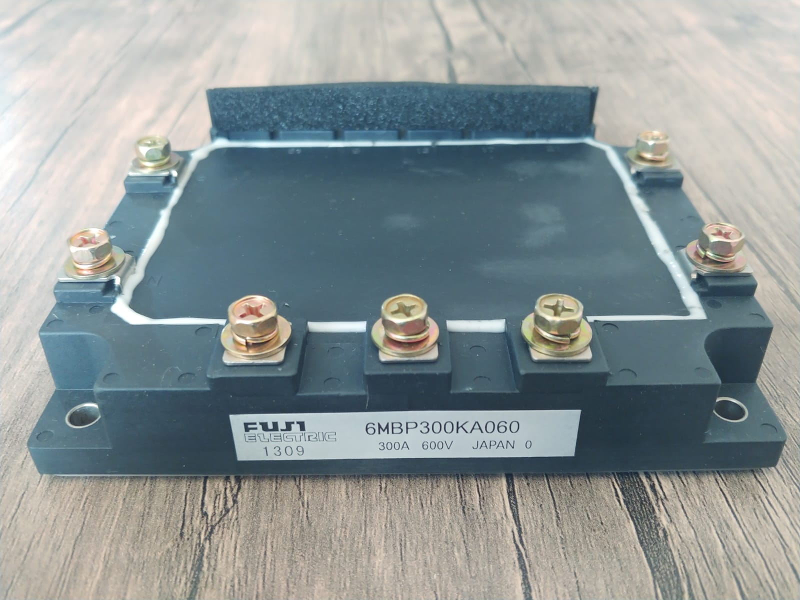 6MBP300KA-060        6MBP300KA060
