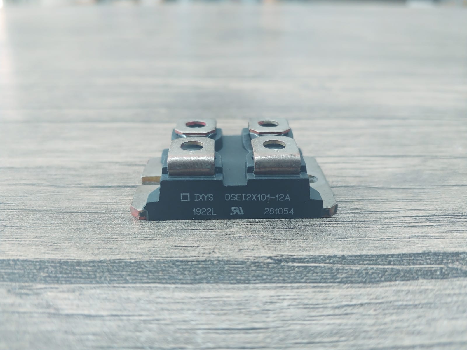DSEI2X101-12A