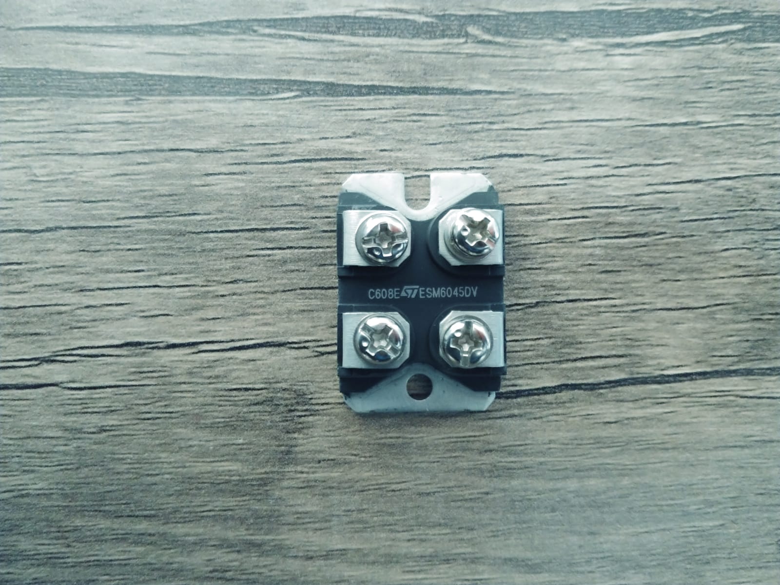 ESM6045DV