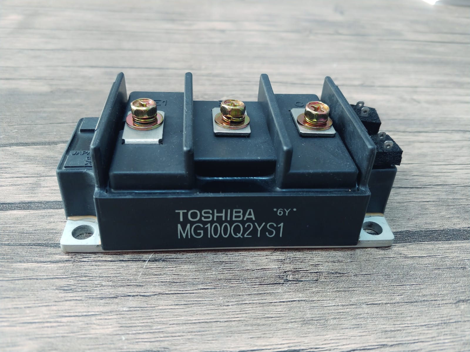 MG100Q2YS1