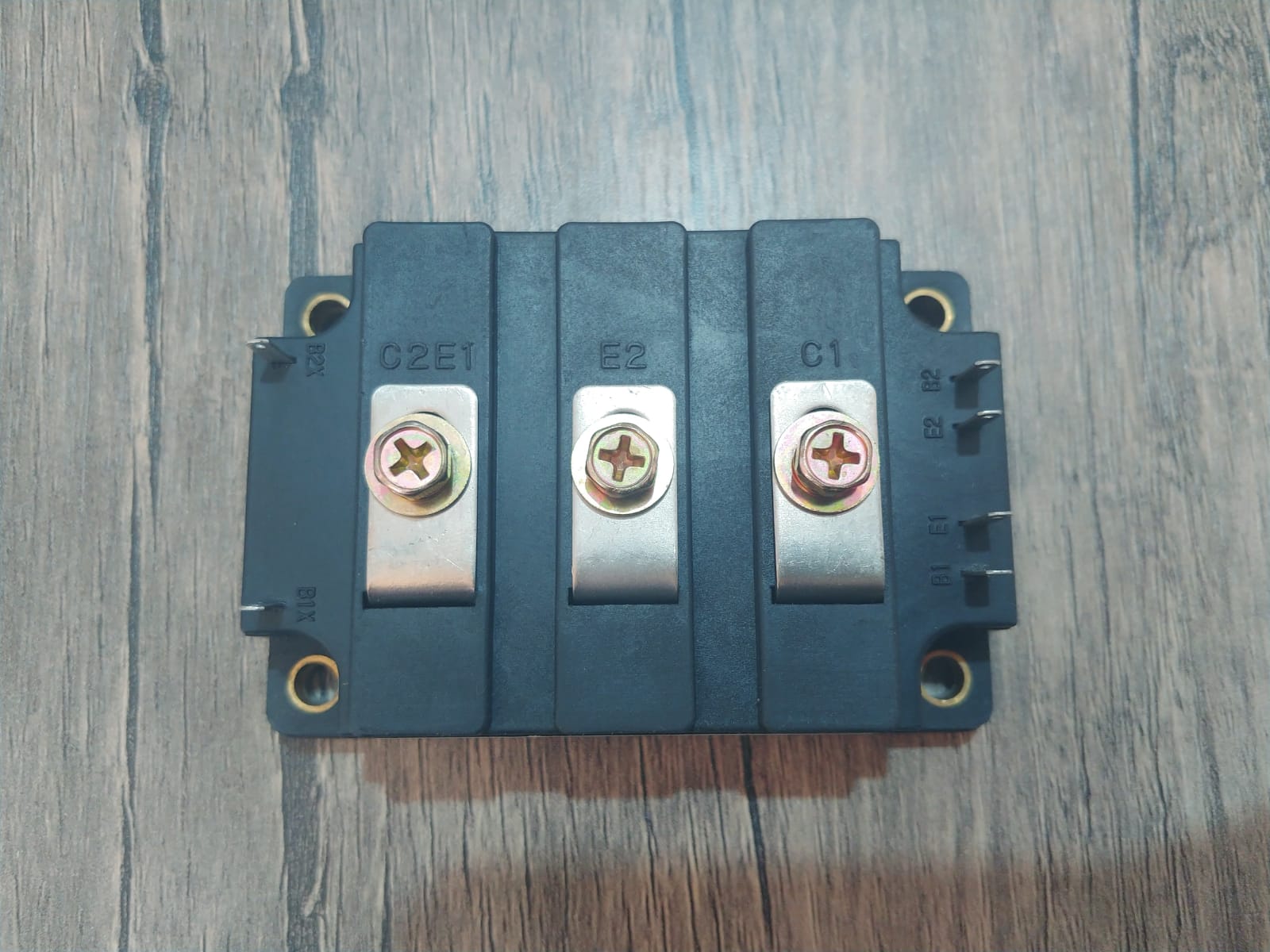 QM100DY-HB