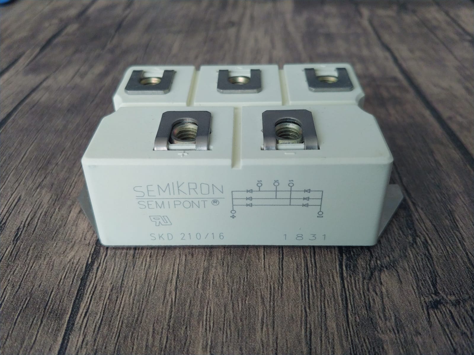SKD210-16E