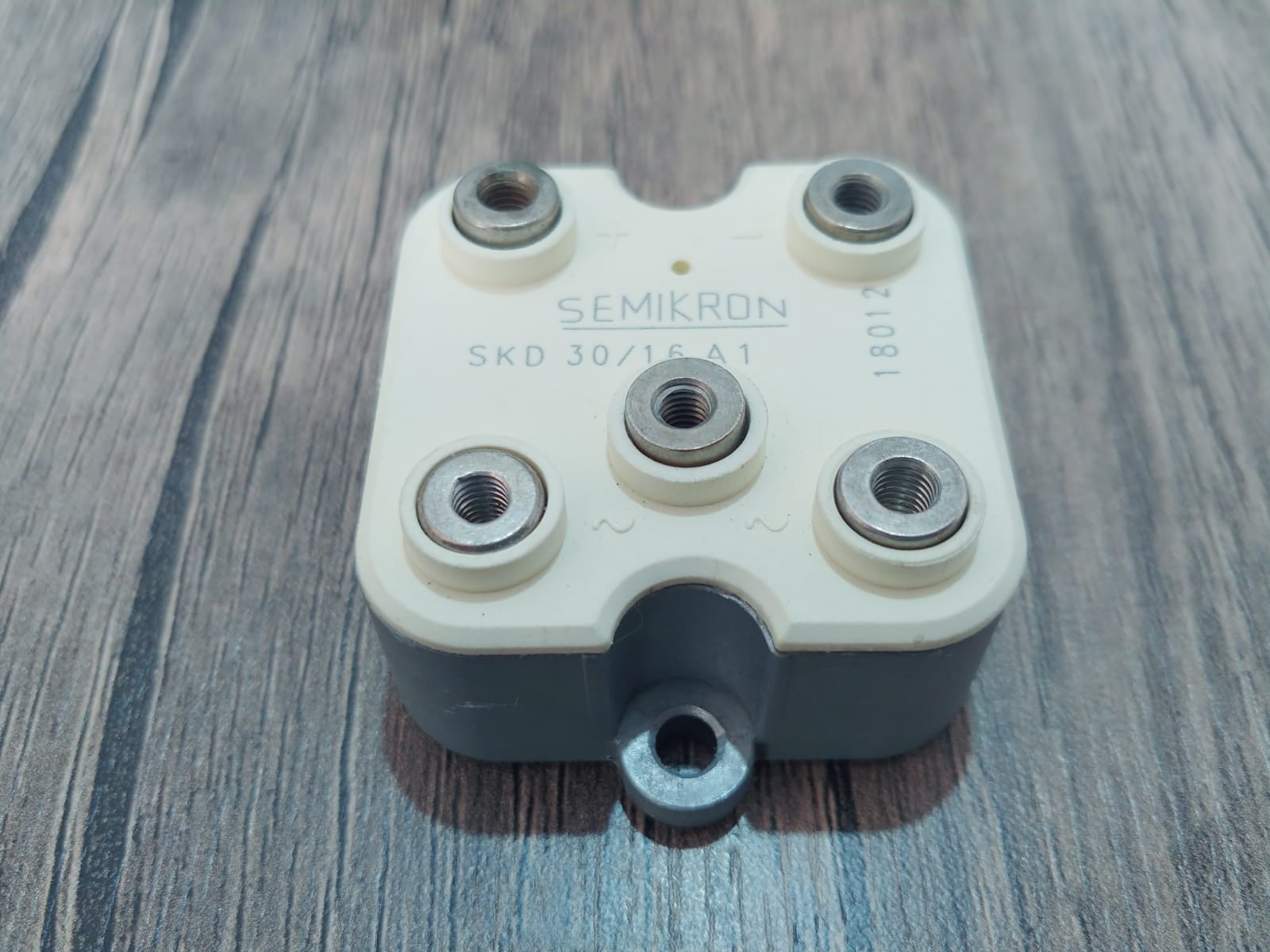 SKD30-16A1