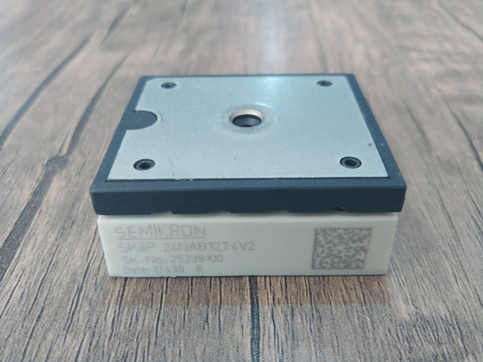 SKIIP24NAB12T4V2