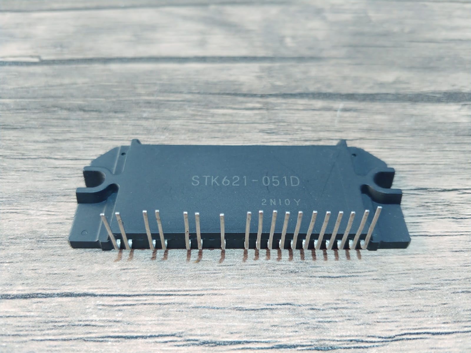 STK621-051D