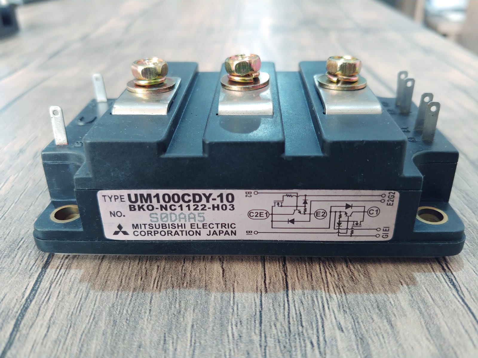 UM100CDY-10
