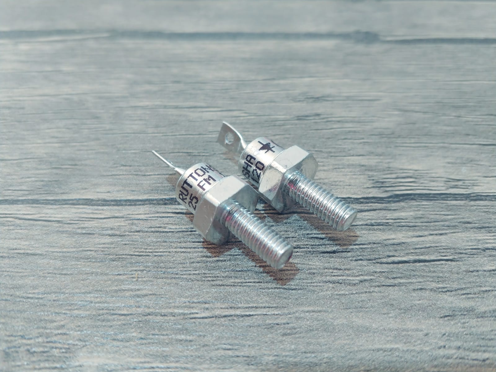 25FM120  25F120 25 AMPER 1200V VİDALI DİYOT KATOT