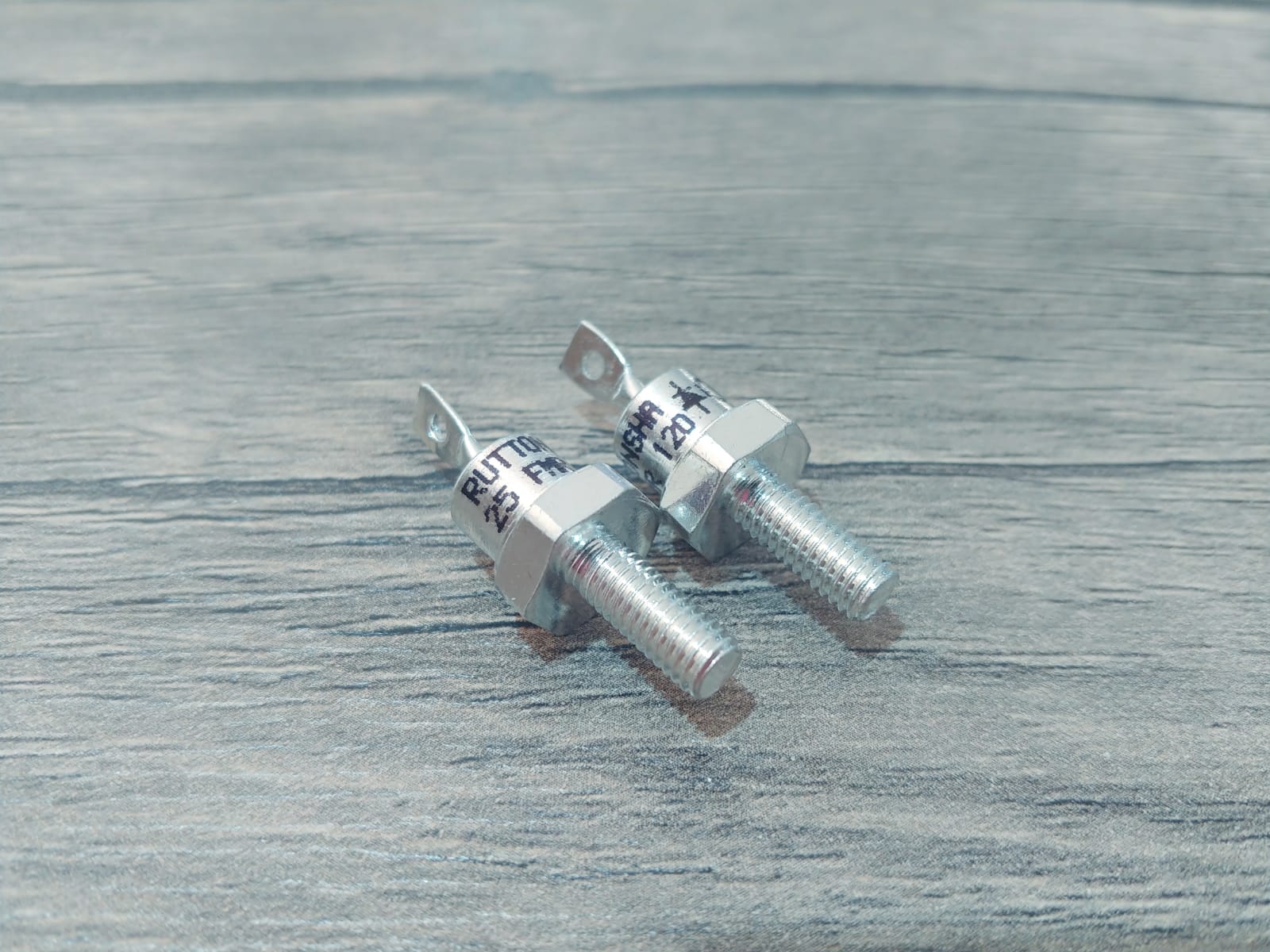 25FMR120  25FR120  25 AMPER 1200V VİDALI DİYOT ANOT