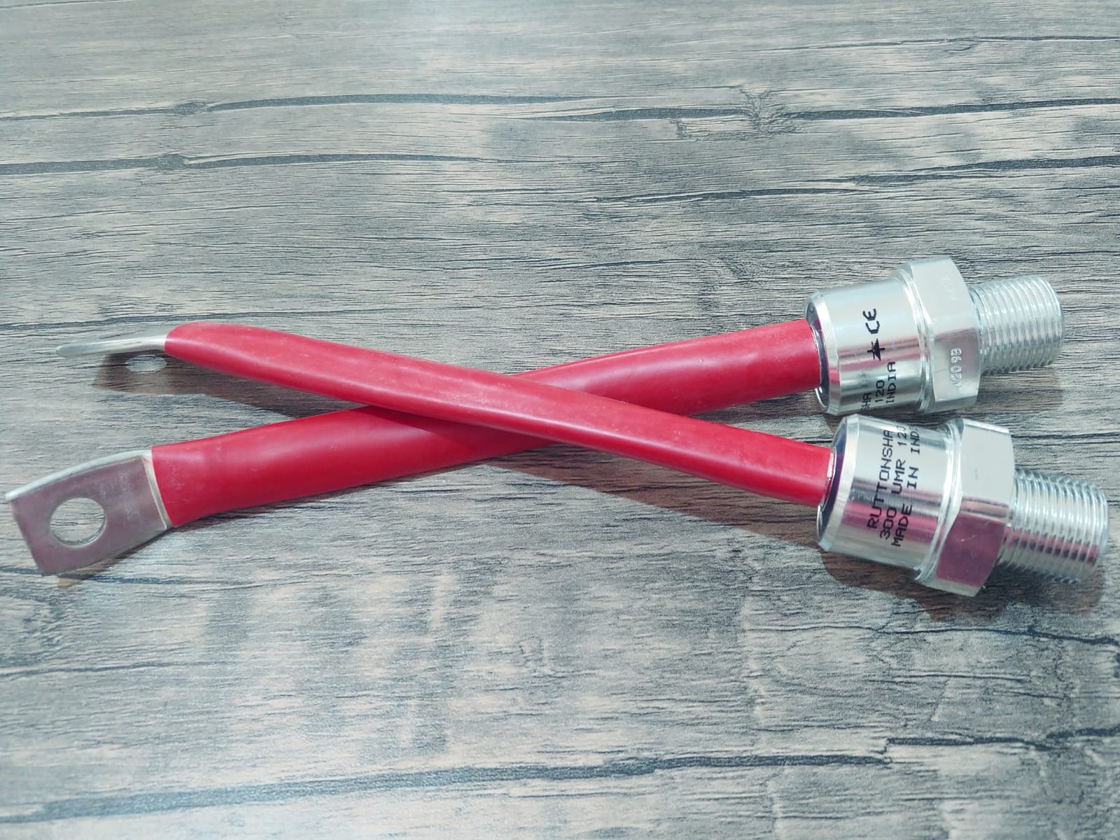 300UMR120    300UR120  300 AMPER   1200V KAMÇILI DİYOT ANOT