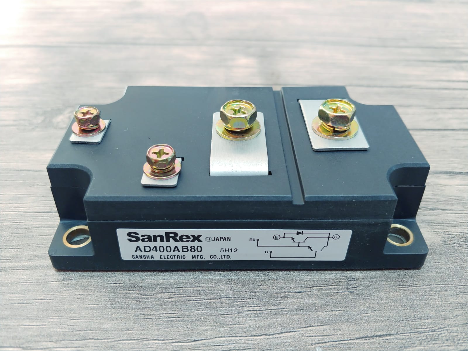 AD400AB80