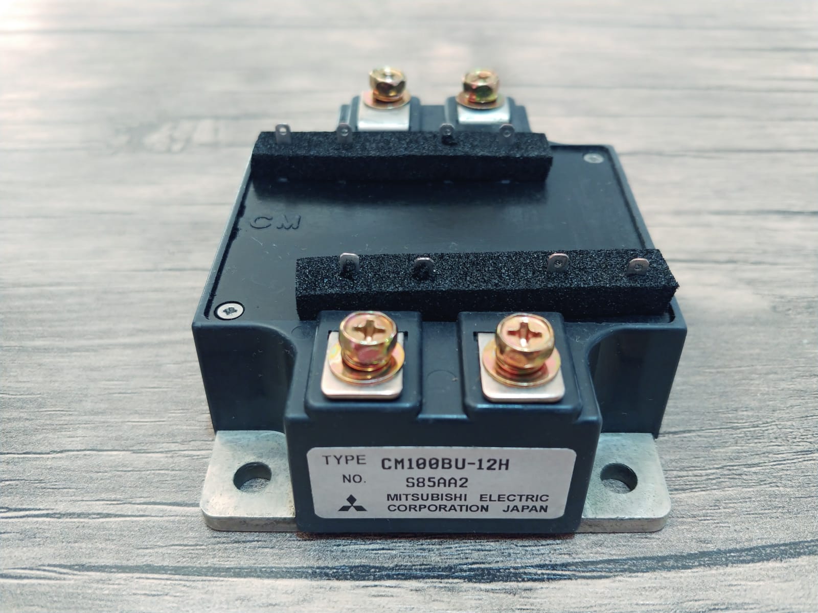 CM100BU-12H