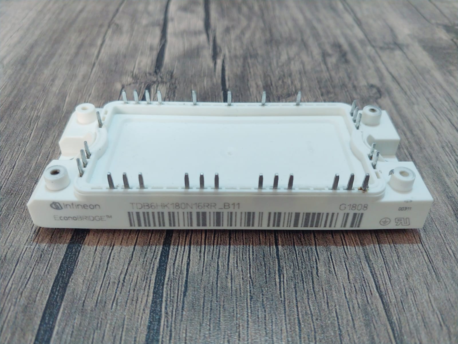 TDB6HK180N16RR-B11