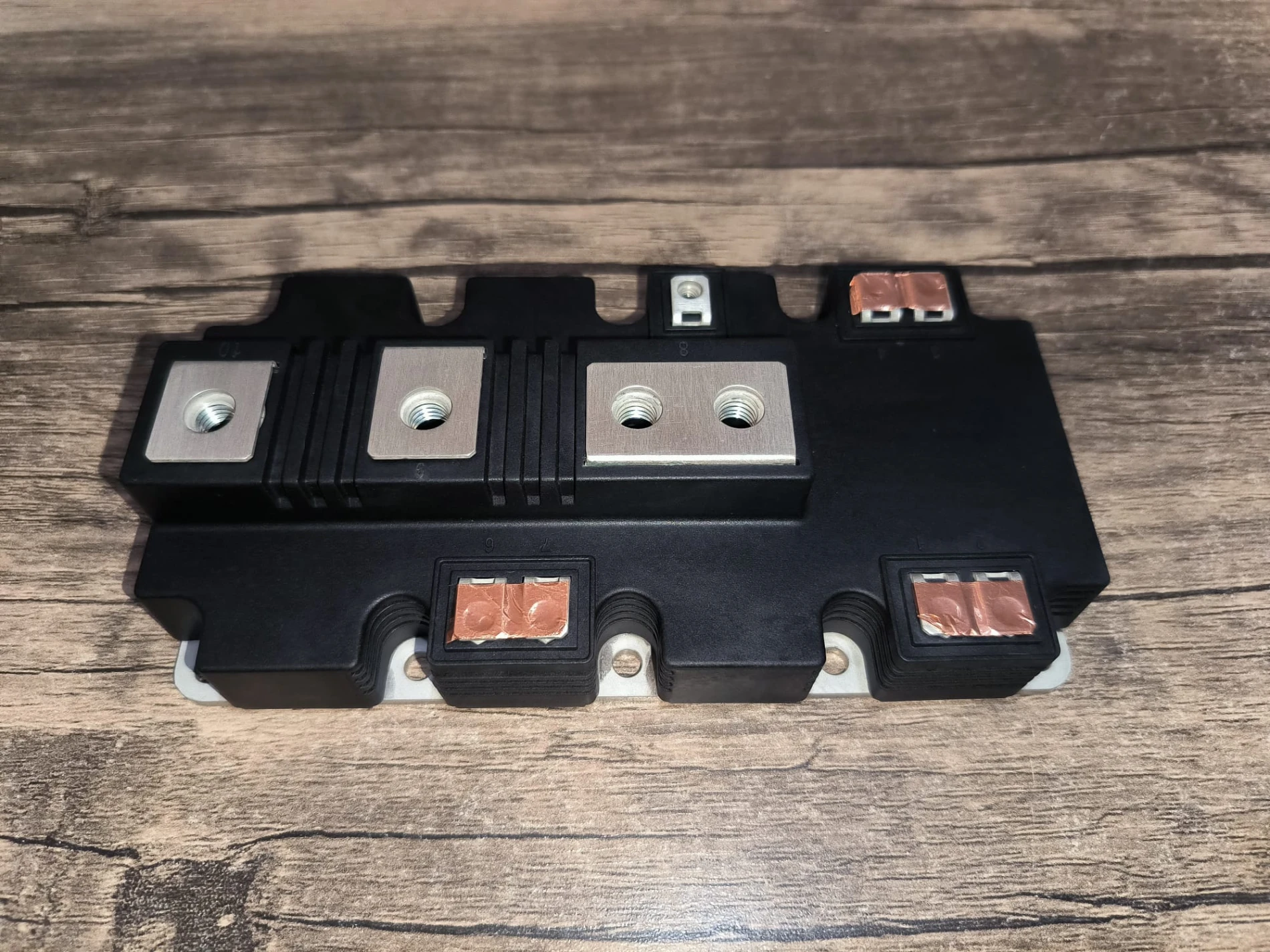 DP600B1200T104003